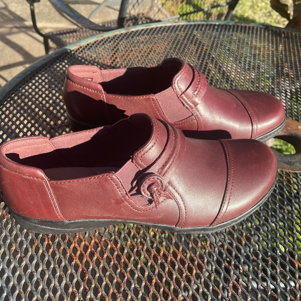 Clarks Tan loafers size 8.5 US